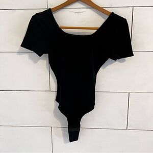 Bohme Black Scoop Neck Short Sleeve Ribbed Body Suit. Size XSmall.